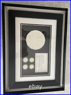 £1 coin collectors frame with mould