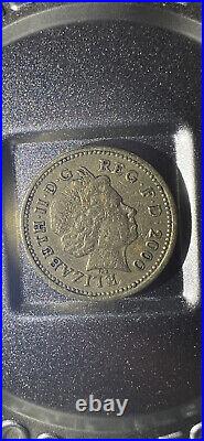 £1 old coin 2000, with Queen Elizabeth the 2nd