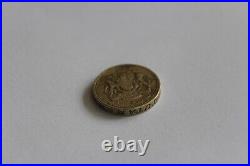 1 pound coin. Royal Arms. Issued 1983. Old round Pound Coin From Circulation