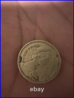 1983 £1 Old Style Round One Pound Coin Elizabeth II. #5