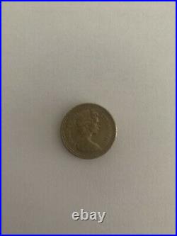 1983 £1 (Pound Coin) DECUS ET TUTAMEN First Ever Issued Pound Coin circulated