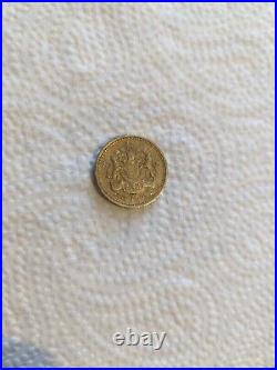 1983 Rare Royal Arms One Pound Coin Old Style (£1) Wriring edges