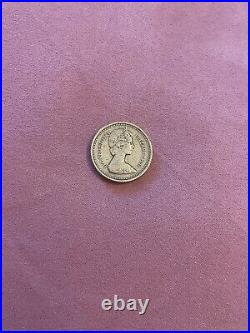 1983 Royal Arms One Pound Coin Old Style (£1) COLLECTABLE
