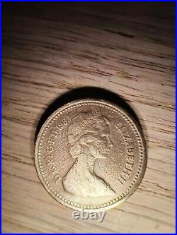 1983 Royal Coat Of Arms One Pound Coin Old Style (£1) EXTREMELY RARE