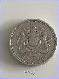 1983 Royal coat of arms £1 coin for sale ET TUTAMEN DECUS Elizabeth II