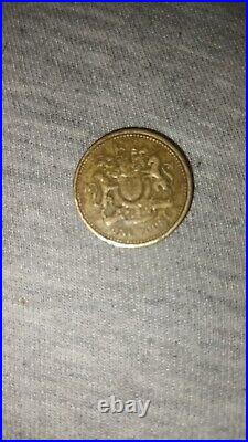 1983 rare british coin DECUS ET TUTAMEN £1 Royal Coat Of Arms