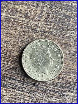 2001 Old Round £1 Pound Queen II Coin Ireland Celtic Cross DECUS ET TUTAMEN