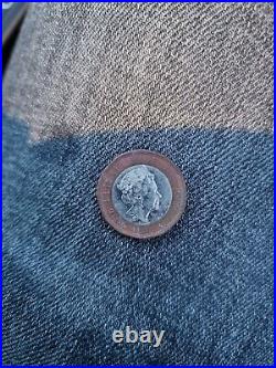 Different Colour Coin 2016 1 Pound Coin