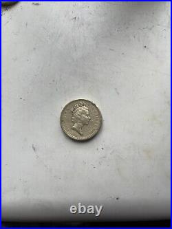 Old 1 pound coin 1985