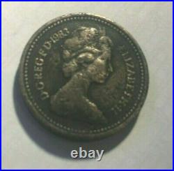 One Pound 1983 Royal Arms Crest £1 Pound Coin Old Style One Pound Coin vintage