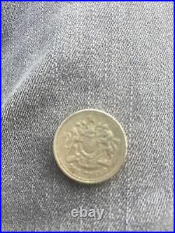 One Pound Coin 1983 Rare British Coinage Queen Elizabeth UK Currency 1 GBP