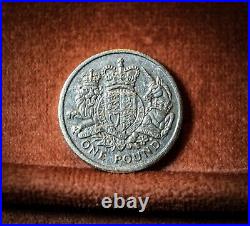 RARE 2015 one pound coin ROYAL COAT OF ARMS 5th portrait old round pound