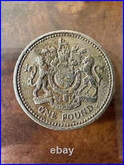 VERY RARE Uncirculated 1983 Royal Arms One Pound Coin Old Style (£1)